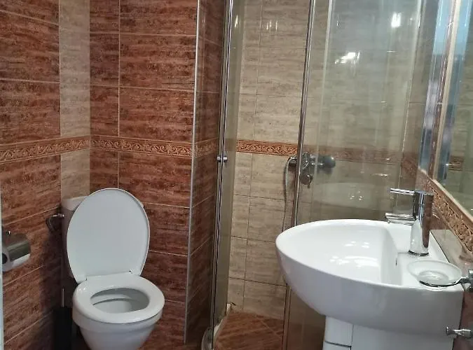 Guest Luxor Къща за гости Приморско