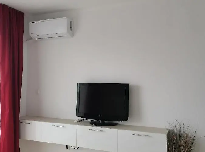 Guest Luxor Къща за гости