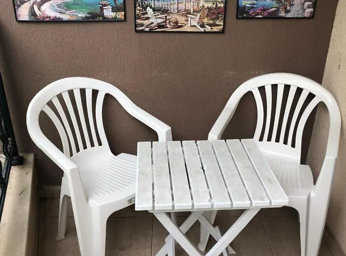 Guest Luxor Πανσιόν