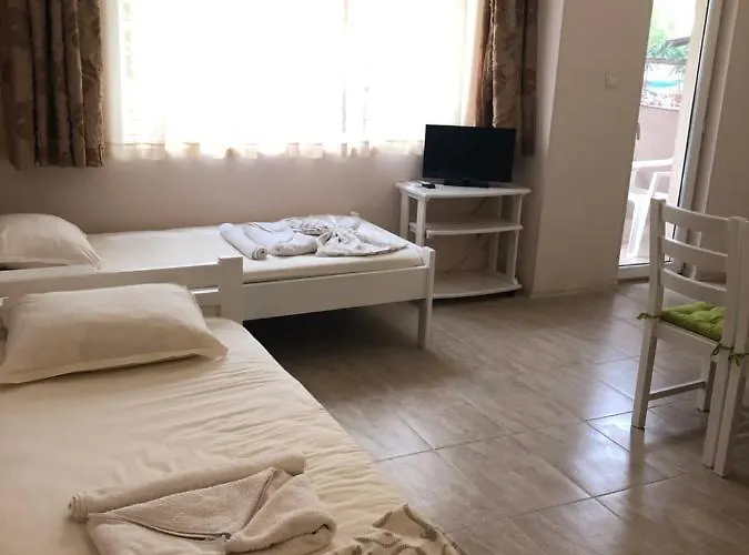 Guest Luxor Πανσιόν 3*