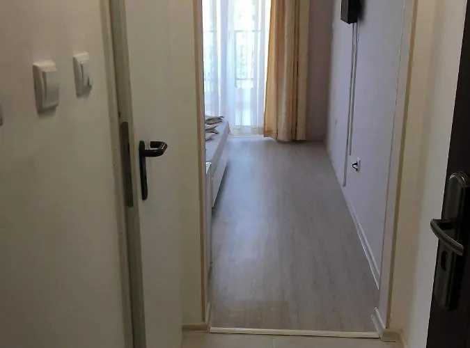 Guest Luxor Πανσιόν